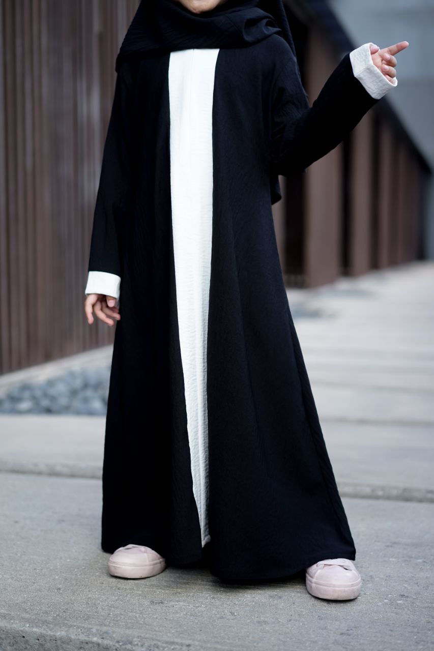 abaya black white crinkle